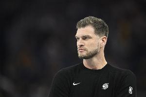 队记：开拓者进攻端战术执行非常糟糕 斯普利特坚持放外线不调整