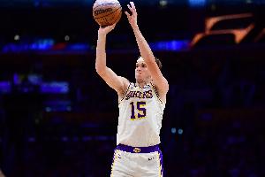 里夫斯：辅佐詹眉时我没太多球权 雷迪克上任后鼓励我更有侵略性