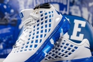 经典白蓝配色！杜克大学女篮晒专属Kobe 3 Low PE