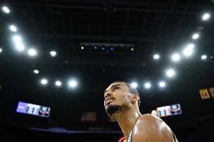 2020年至今联盟5+盖帽场数：文班23年进联盟 以46场力压特纳第一