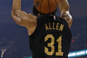 格里芬：阿伦现在肯定乐坏了 哈登每晚给他喂饼就6-8分