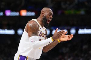 热身后才决定打！詹姆斯：只要上场就必须有作用 尽我所能做贡献