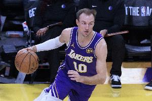 打球太合理！肯纳德6投4中&三分3中1 砍下9分2篮板1助攻