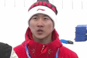 王心迪：这次比赛为我们明确方向，争取下次把这枚奖牌换成金色的