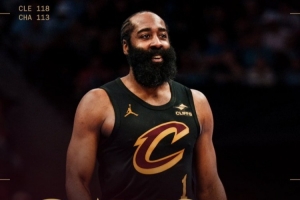 克利夫兰生涯全胜！骑士官方晒哈登海报：骑士队又赢了！