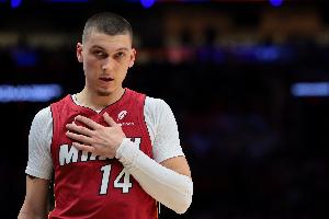 一点没生锈！希罗复出14中9砍24分4板3助1断 得分全队最高