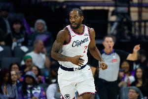 我不许这比赛被打花！伦纳德次节19分 半场12中7砍下21分3板4助攻