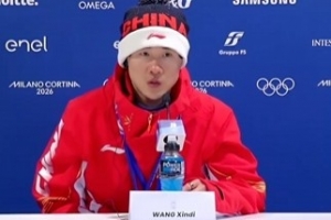 出现失误！王心迪：我这动作还要多练，练熟后克服任何天气和场地