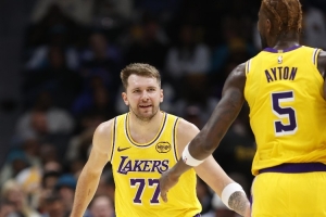 东契奇首节8中6轻取17分！艾顿：我们在训练中见识过这本事