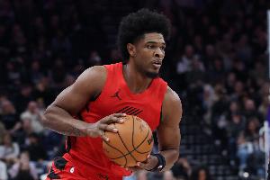 场均20分钟砍下14分5.5助！斯普利特：亨德森将解除出场时间限制