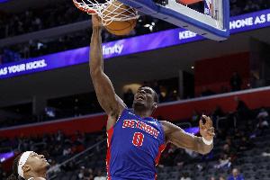 铁塔！杜伦统治内线20中12砍下26分13板 正负值高达+22