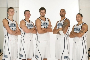 德隆：奥库若在现在打球会赚大钱 AK47除投篮外无所不能