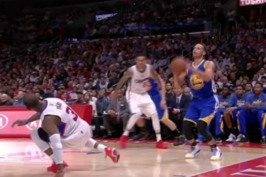 保罗谈被库里晃倒：这种事不可避免 有年轻球员怕被晃倒而不想防