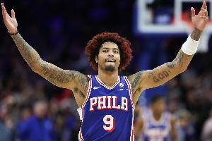 攻防建功！乌布雷进压哨三分&半场9中5砍15分 还造萨迪克·贝4犯