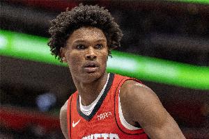 媒体人：阿门完全工兵化 申京的进攻套路被正常球队给瓦解了