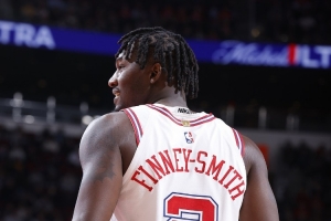 攻防拉胯！芬尼·史密斯4投1中拿2分&6犯离场 正负值-13全队最低