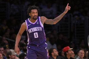 蒙大将军发力！蒙克外线三分球&反击双手飞扣打停马刺