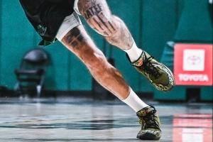 克服梦魇！塔图姆用跟腱断裂的右腿全力蹬地突破！