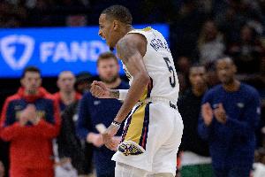 队记：鹈鹕计划让德章泰·穆雷在周三对阵勇士的比赛中复出！