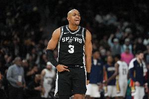 高效替补！凯尔登12投6中&三分4中3贡献18分1板 正负值+13