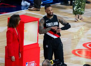 塔图姆：看到利拉德三分夺冠很开心 我懂得重新回归球场的感觉