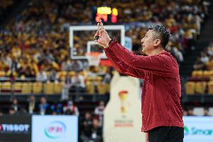 媒体人：中国男篮23日从上海直飞冲绳 球员们春节也一直在训练