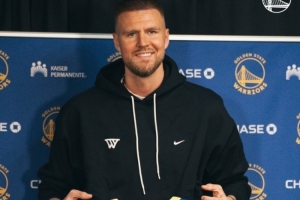 桑托斯：我们能够依靠波津的防守尤其护筐 他在进攻端也无所不能