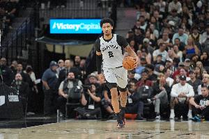 稳健！哈珀仅出战23分钟 9中5得到12分5板5助