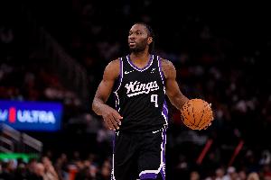 能攻能抢！阿丘瓦15中10高效砍下22分12板 7前场板