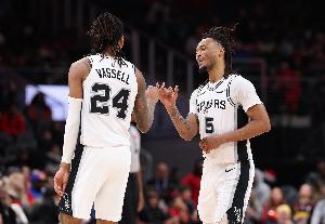 卡斯尔：瓦塞尔几乎凭一己之力帮我们取胜 他极大拉开我们的空间