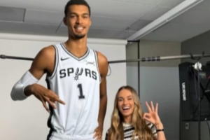 冲冠一帽为红颜！瑞秋刚采访说文班没对活塞送出过封盖&今天6帽