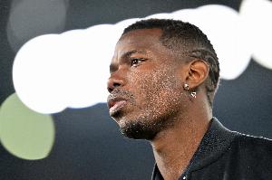 队报：与曼联合同即将到期时，博格巴曾主动联系巴黎探讨转会可能