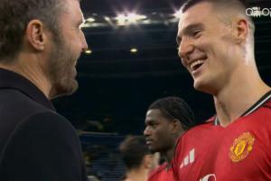 近4轮3球！舍什科赛后满脸笑容，与卡里克握手拥抱