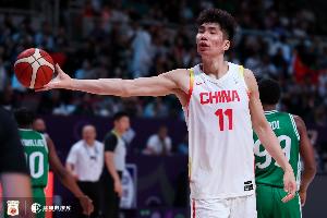 媒体人：男篮征召旅欧的大余 看来CBA没更符合教练组要求的内线了