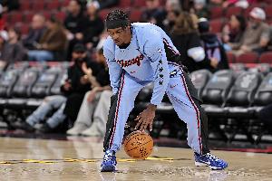 刺记：球队裁掉双向球员斯坦利·乌姆德 同时签下伊曼纽尔·米勒