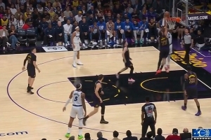 慢了一点！东契奇奋力扑防 仍遭小卡特暴起隔扣