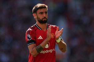 大哥担当！曼联小将：上次我练任意球，B费看见过来指导了我1小时