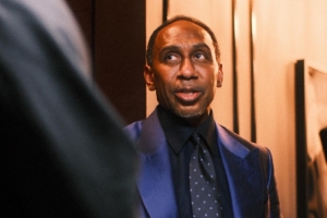 A·史密斯：NBA全球化只为让NBA“变白” 包装黑人球星因别无选择