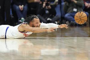 效率极低！布伦森19中6拿到20分1板4助1帽 正负值-20