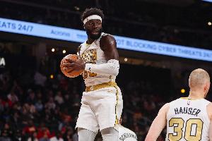 怀特：科塔攻防两端都很出色 看到他连续稳定的发挥真的很棒