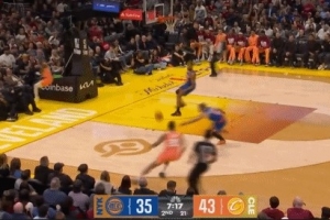 小莫布里横截飞身抢断 顺势长传前场力度太大&埃利斯救球失误