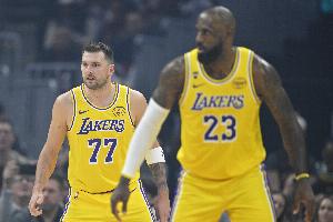 媒体人：防守和篮板 湖人的两大问题在最后的关键球回合再次暴露