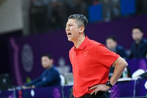 媒体人：中日大战谁能率先打开进攻、拉扯开空间 很关键