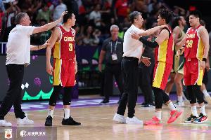 记者：高诗岩是郭导爱将&本赛季不是高铁了 生死战轻易不试新人