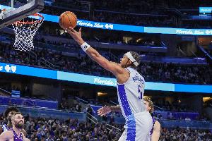 雷迪克谈对阵魔术：他们转换进攻很出色 我们要做好退防&保护禁区