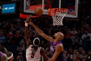 关键决断！戈贝尔盖帽被吹犯规森林狼挑战成功拿到球权！