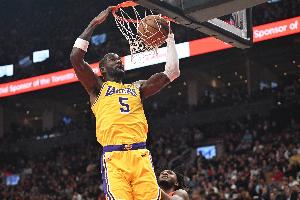 错位高效终结！艾顿8中6砍半场最高17分外加6板 罚球5中5