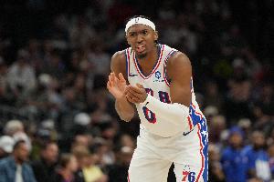 轻松三节打卡！马克西22中10&10罚全中轰下32分9板8助2断1帽