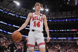 双拳难敌好多手！布泽利斯19中13&三分11中6空砍生涯新高32分