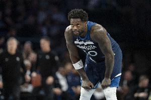 中规中矩！兰德尔9中5拿到13分7板6助 罚球4中3